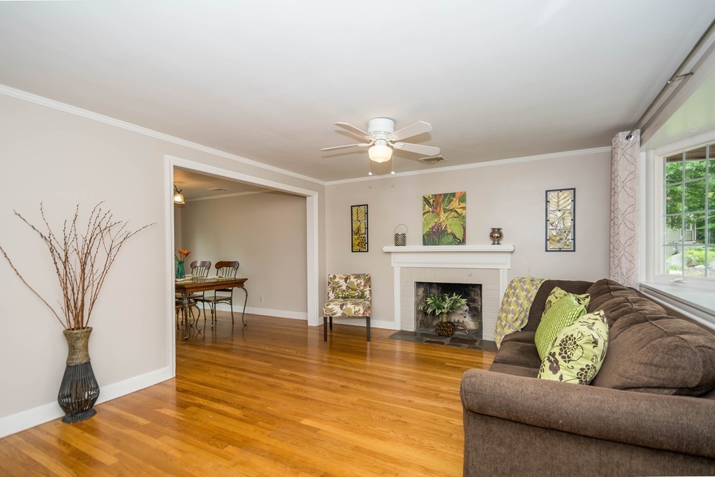 31 Selfridge Road Reading, MA 01867 - Photo 4 of 23 Gallery Image 4