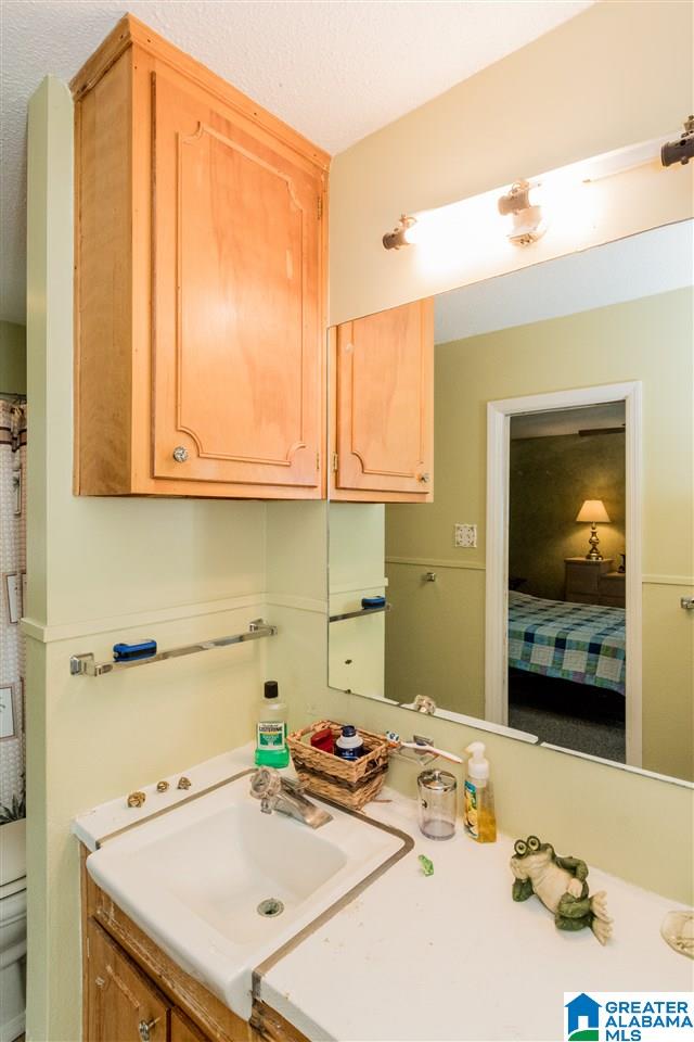 500 Shades Crest Road Bessemer, AL 35022 - Photo 17 of 38
