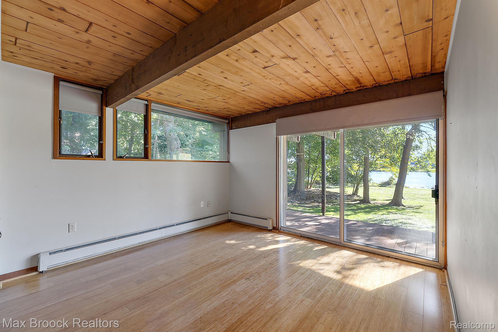 4480 Commerce Road West Bloomfield, MI 48324 - Photo 27 of 44 Gallery Image 27