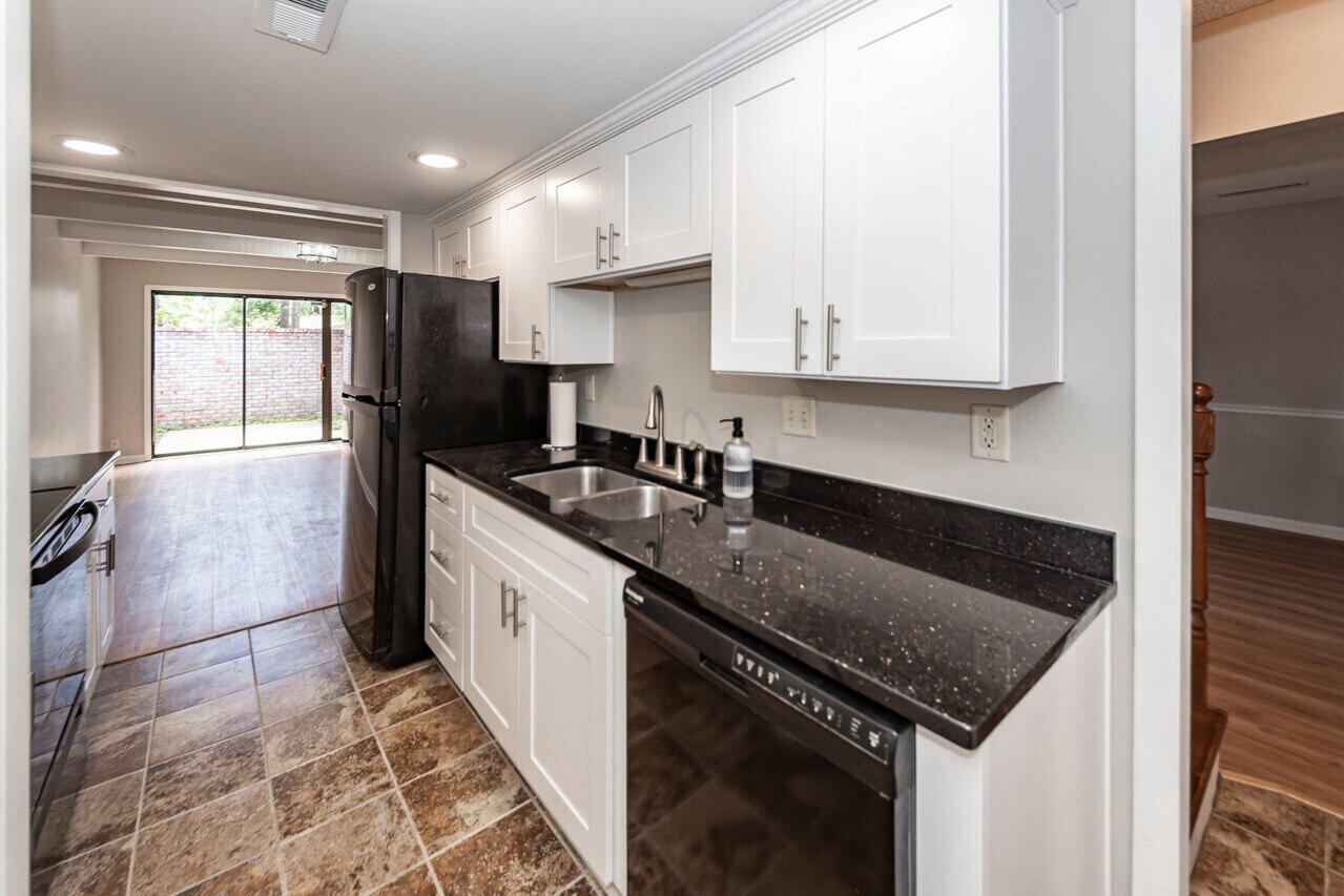 3 Brighton Circle Charleston, SC 29414 - Photo 12 of 42 Kitchen 2