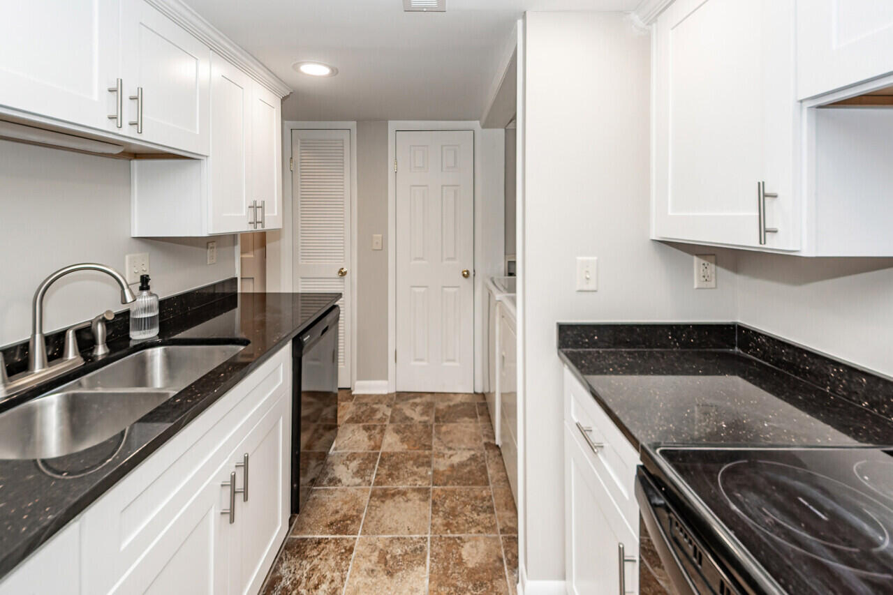 3 Brighton Circle Charleston, SC 29414 - Photo 14 of 42 Kitchen 4