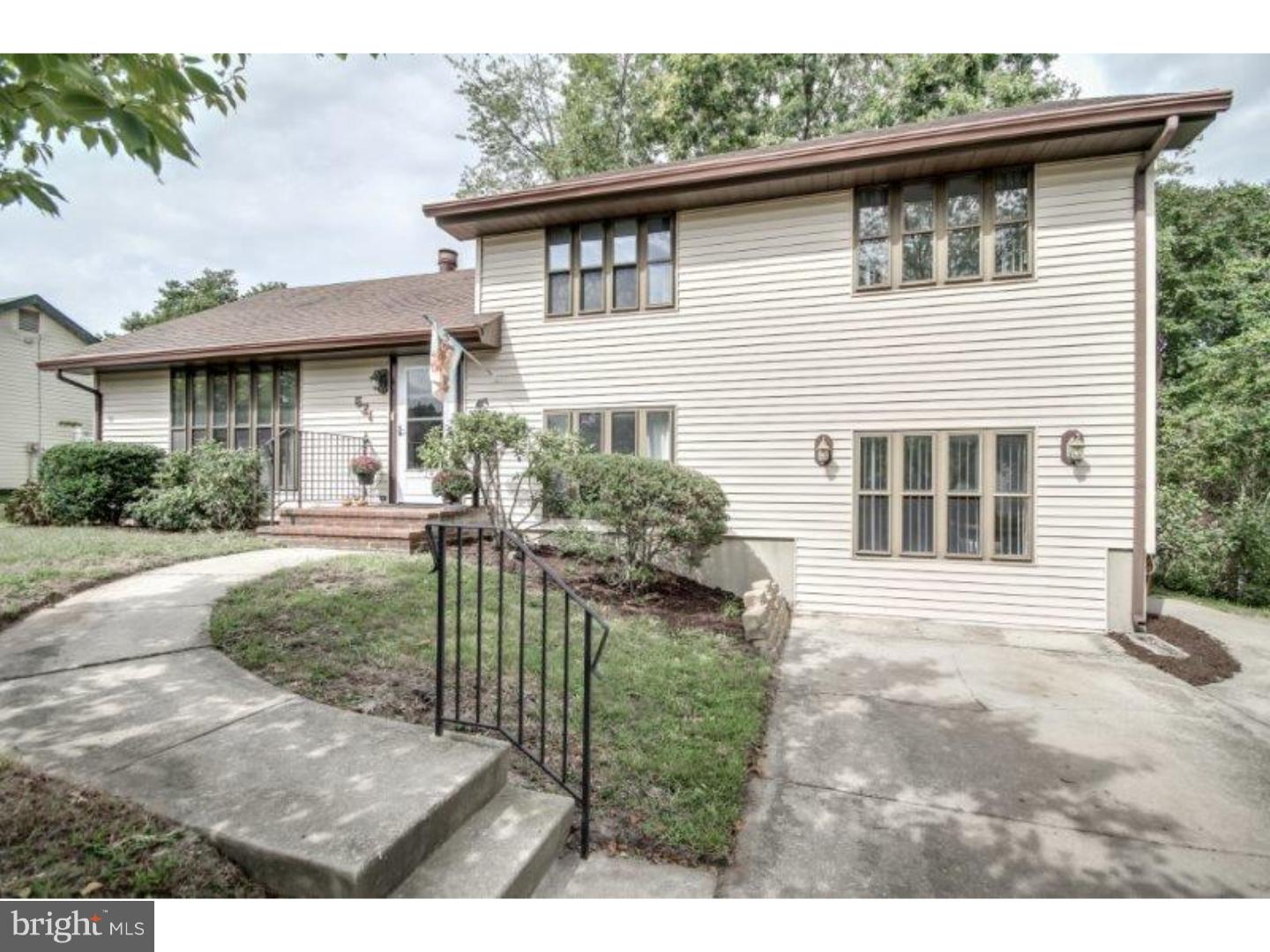 621 Cobblestone Road Williamstown, NJ 08094 - Photo 1 of 25 Gallery Image 1