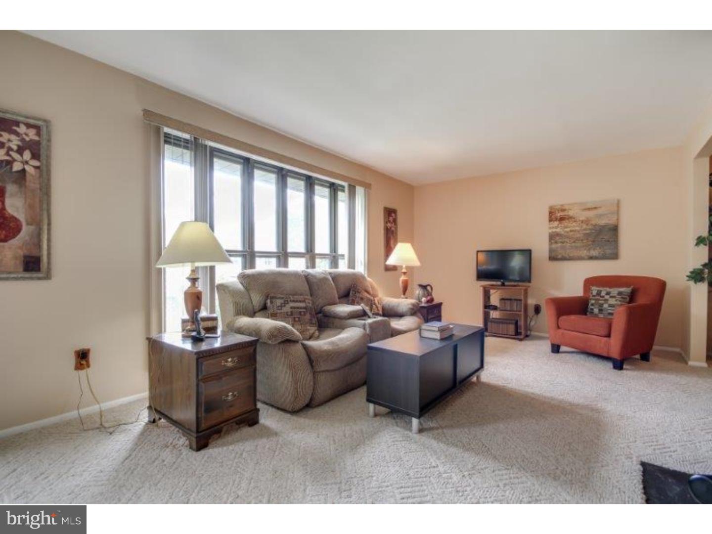 621 Cobblestone Road Williamstown, NJ 08094 - Photo 5 of 25 Gallery Image 5