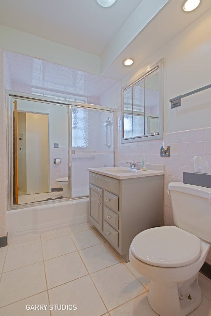 701 Craig Place Addison, IL 60101 - Photo 12 of 23