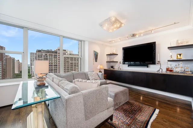 $695,000 | 1325 North State Parkway, Unit 16B, Chicago, IL 60610