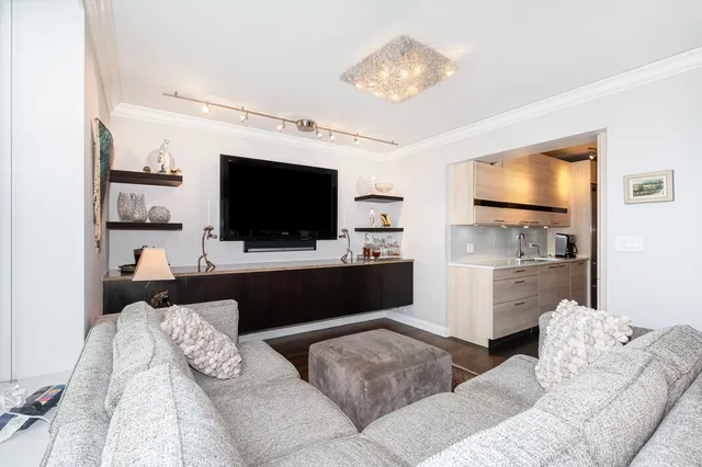 $695,000 | 1325 North State Parkway, Unit 16B, Chicago, IL 60610