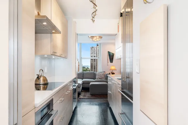 $695,000 | 1325 North State Parkway, Unit 16B, Chicago, IL 60610