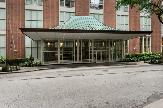$695,000 | 1325 North State Parkway, Unit 16B, Chicago, IL 60610