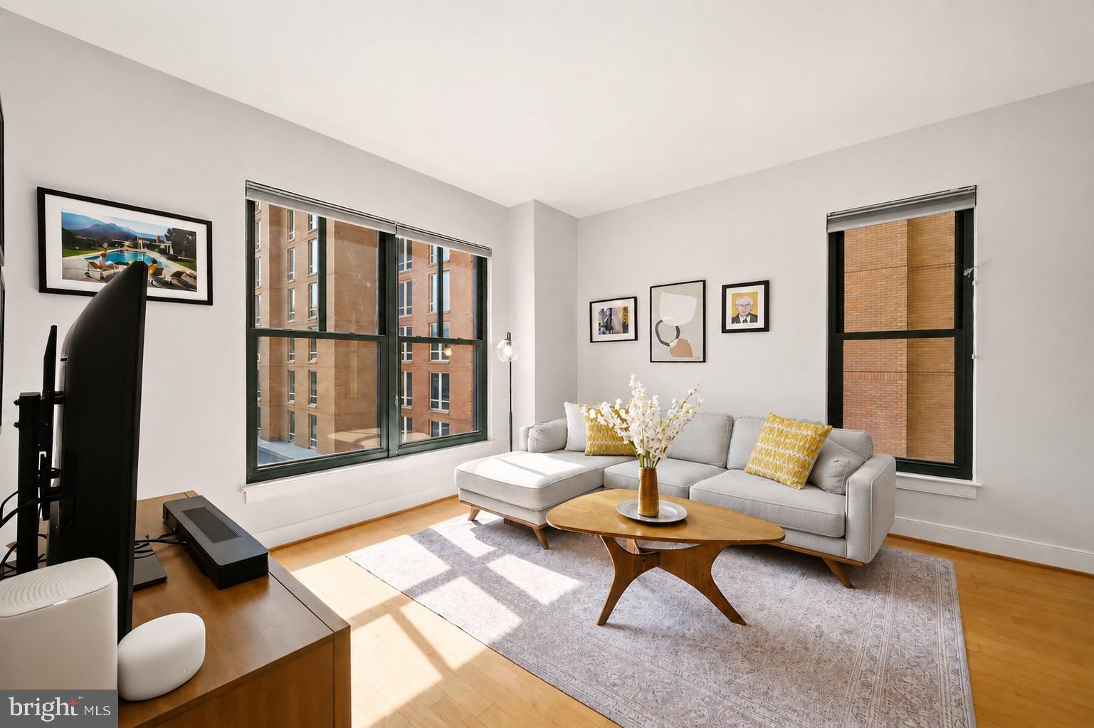 910 M Street Northwest, Unit 403 Washington, DC 20001 - Photo 2 of 31