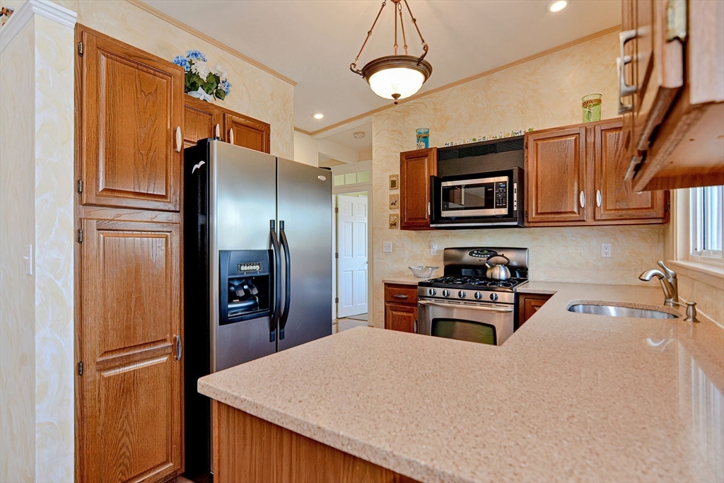 16 Warwick Road, Unit WINTER Gloucester, MA 01930 - Photo 13 of 25