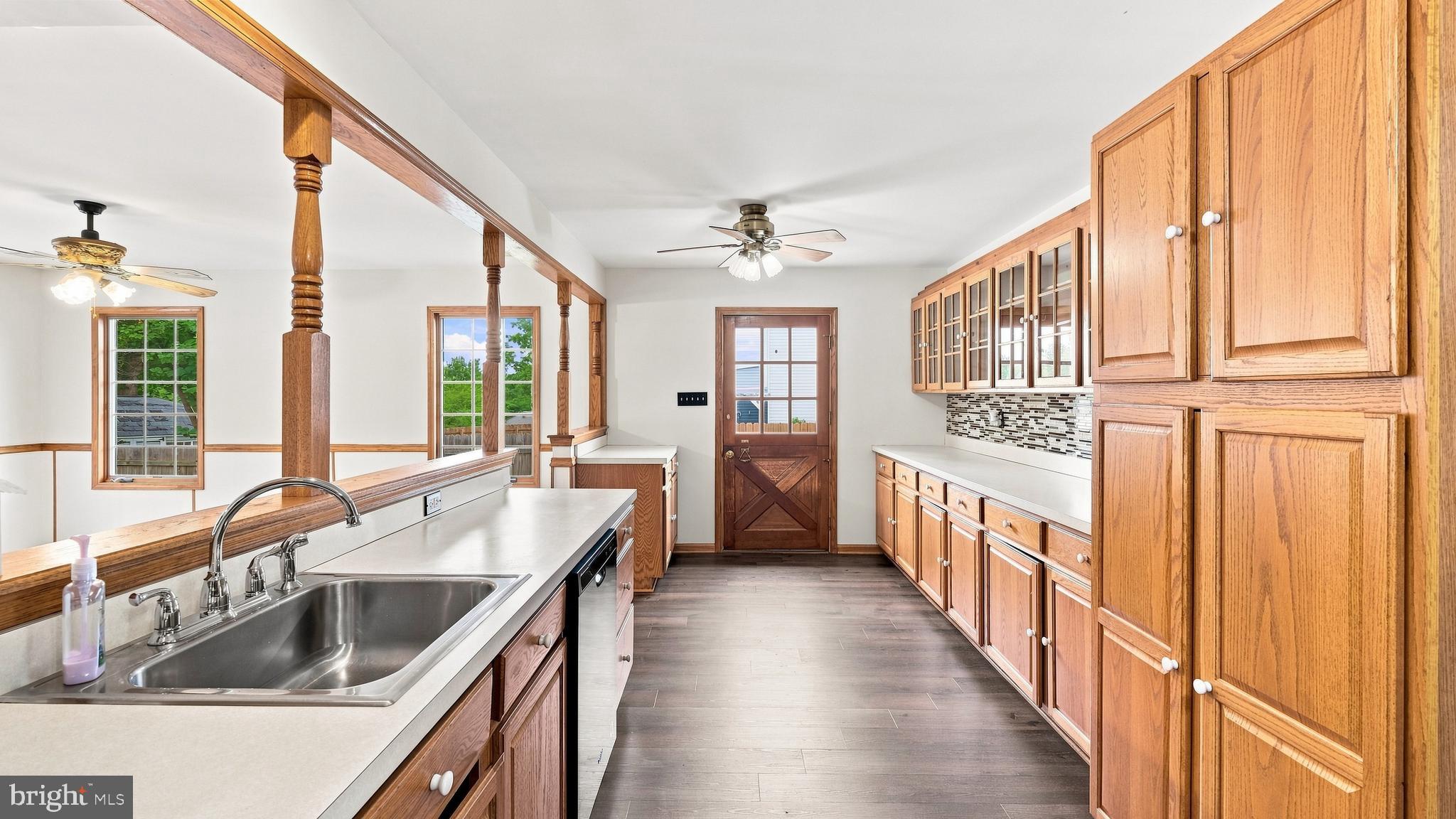 431 Windsor Drive Harleysville, PA 19438 - Photo 10 of 33 Lots of Cabinet Space