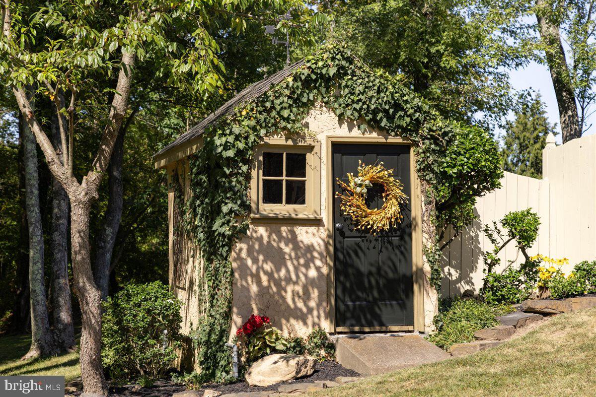 144 Creek Road Chalfont, PA 18914 - Photo 8 of 48 Potting shed