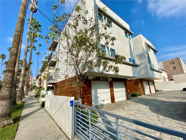 $3,150 | 1802 North Serrano Avenue, Los Angeles, CA 90027