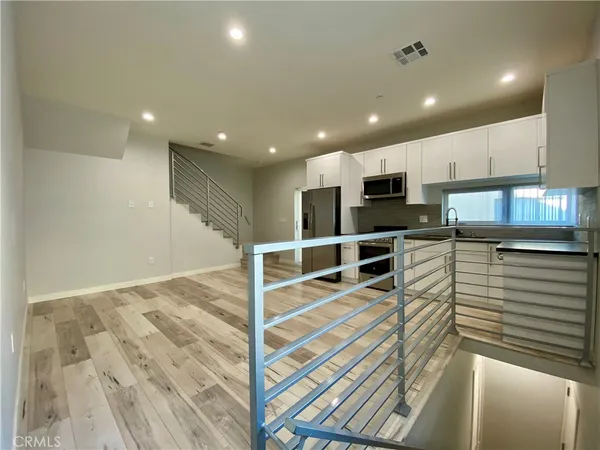 $3,150 | 1802 North Serrano Avenue, Los Angeles, CA 90027