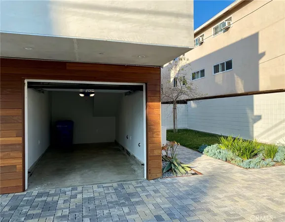 $3,150 | 1802 North Serrano Avenue, Los Angeles, CA 90027