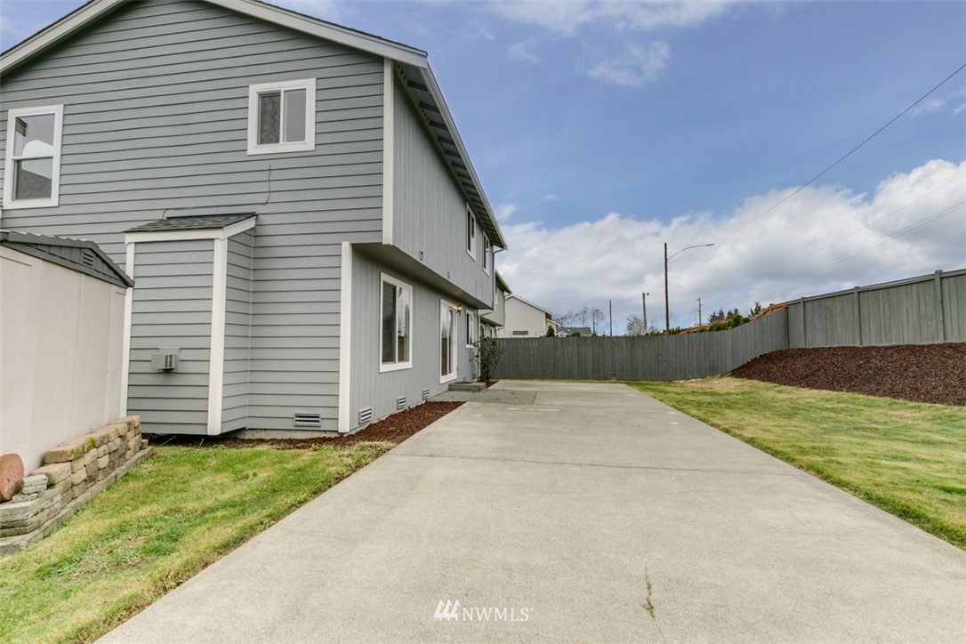 5604 Northeast 3rd Lane Renton, WA 98059 - Photo 25 of 25