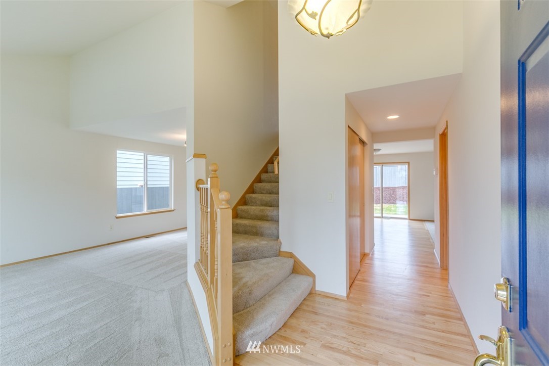 5604 Northeast 3rd Lane Renton, WA 98059 - Photo 4 of 25