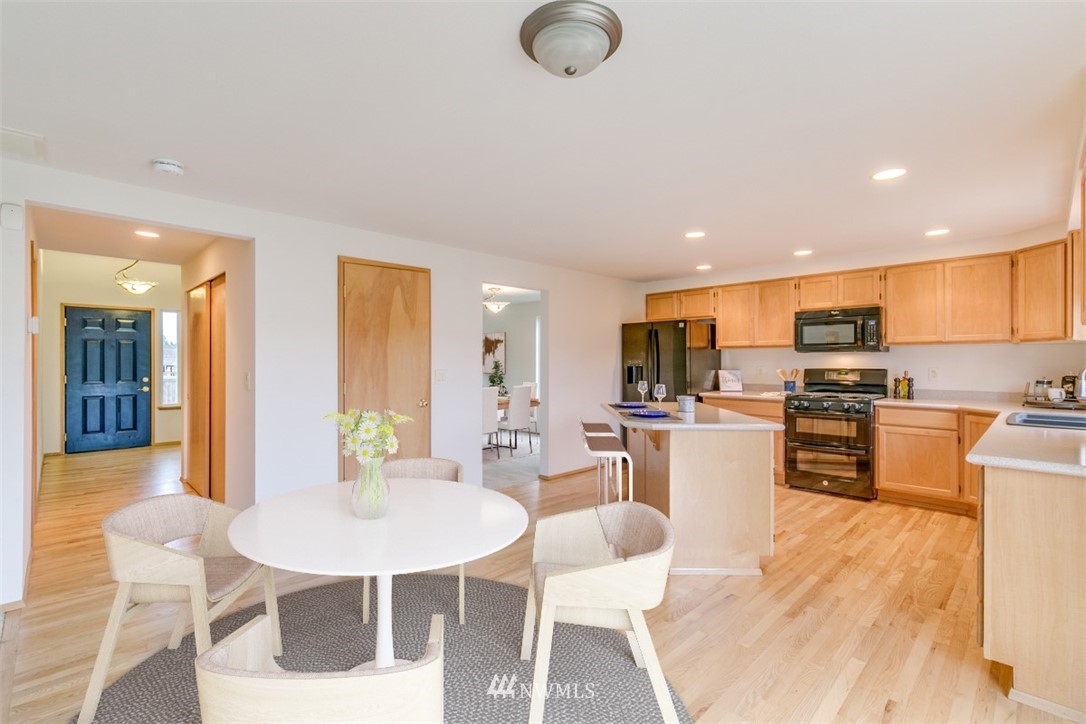 5604 Northeast 3rd Lane Renton, WA 98059 - Photo 9 of 25