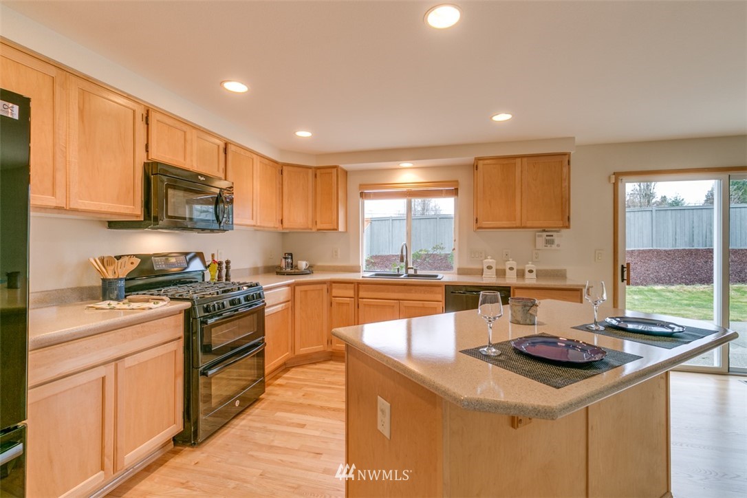 5604 Northeast 3rd Lane Renton, WA 98059 - Photo 10 of 25