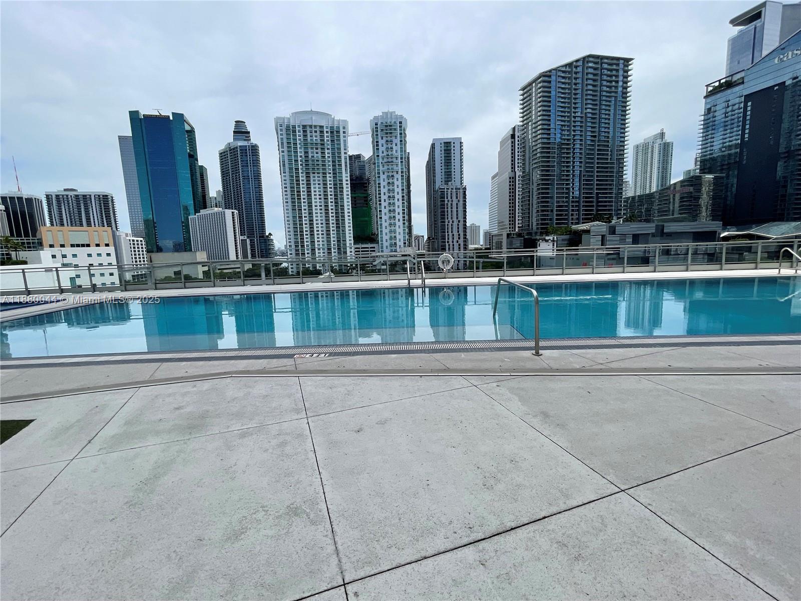 92 Southwest 3rd Street, Unit 1602 Miami, FL 33130 - Photo 44 of 48 a view of lot of high rise buildings