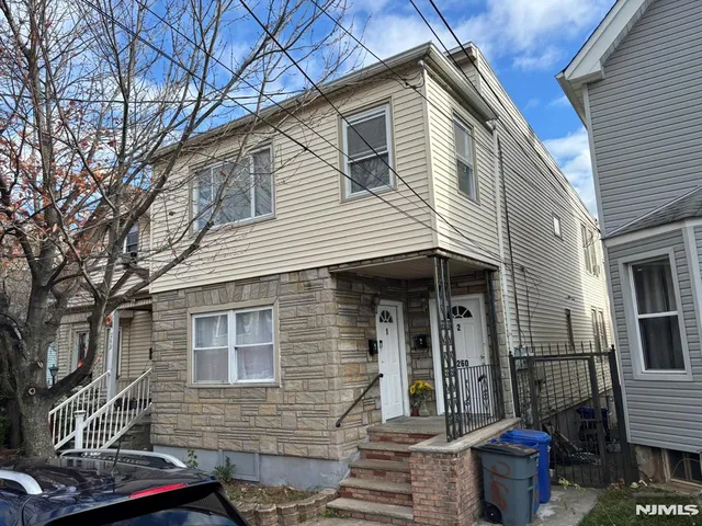 $2,200 | 260 Devon Street, Unit 2, Kearny, NJ 07032
