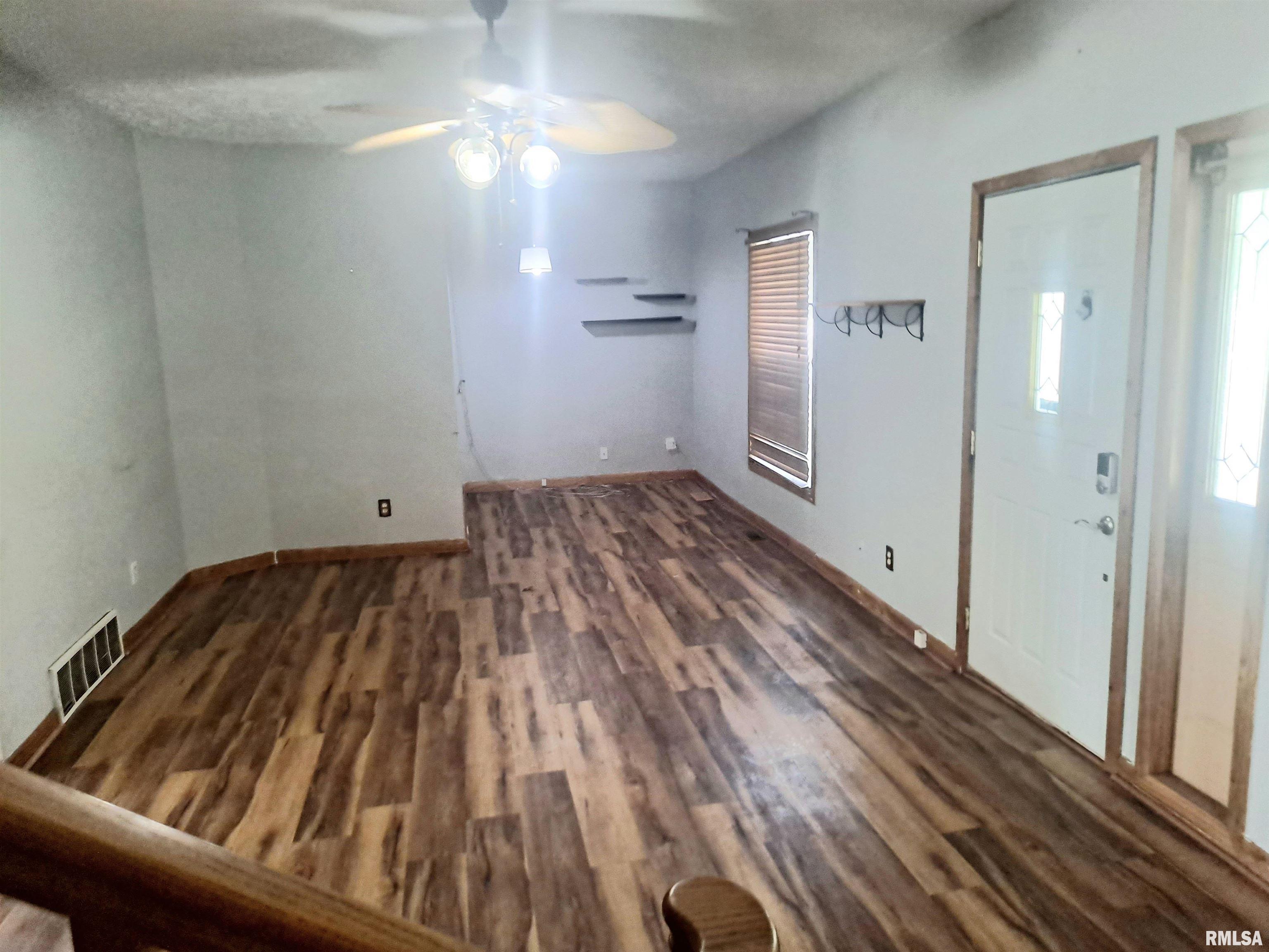1036 South Spring Street Springfield, IL 62704 - Photo 2 of 18
