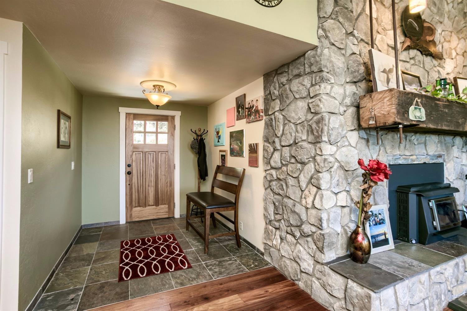 3558 Dodson Road Medford, OR 97504 - Photo 7 of 35 Entry