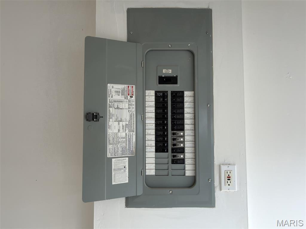 7633 Genesta Street St. Louis, MO 63123 - Photo 23 of 26