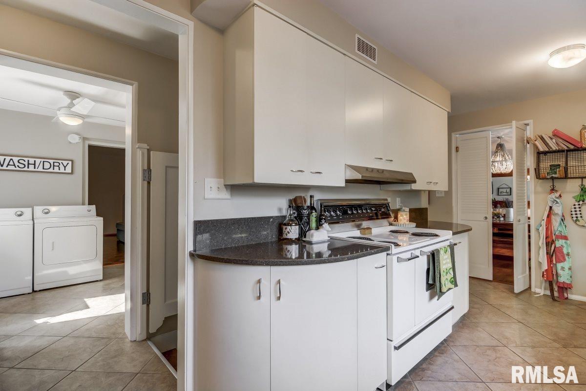1660 West Laurel Street Springfield, IL 62704 - Photo 18 of 36 Gallery Image 18