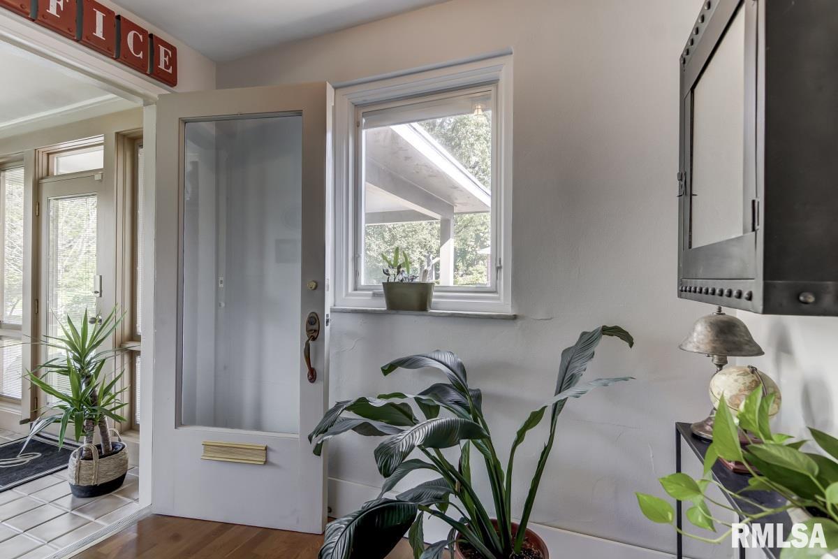 1660 West Laurel Street Springfield, IL 62704 - Photo 7 of 36 Gallery Image 7