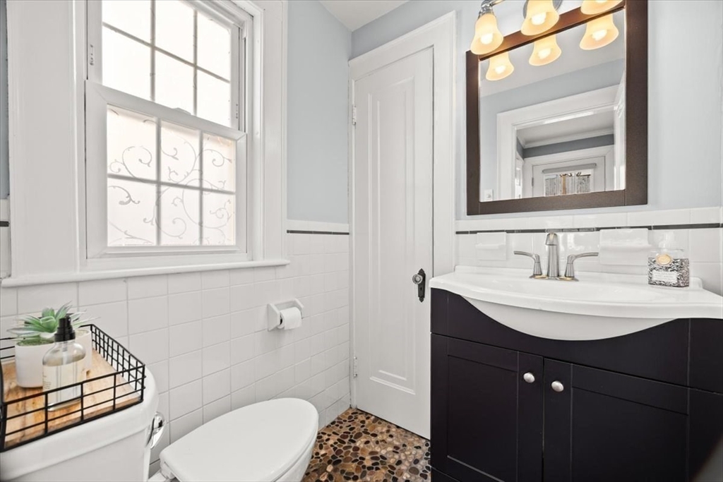 32 Russett Road Boston, MA 02132 - Photo 16 of 39 Gallery Image 16