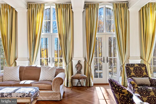 a bathroom with a toilet and a bathtub