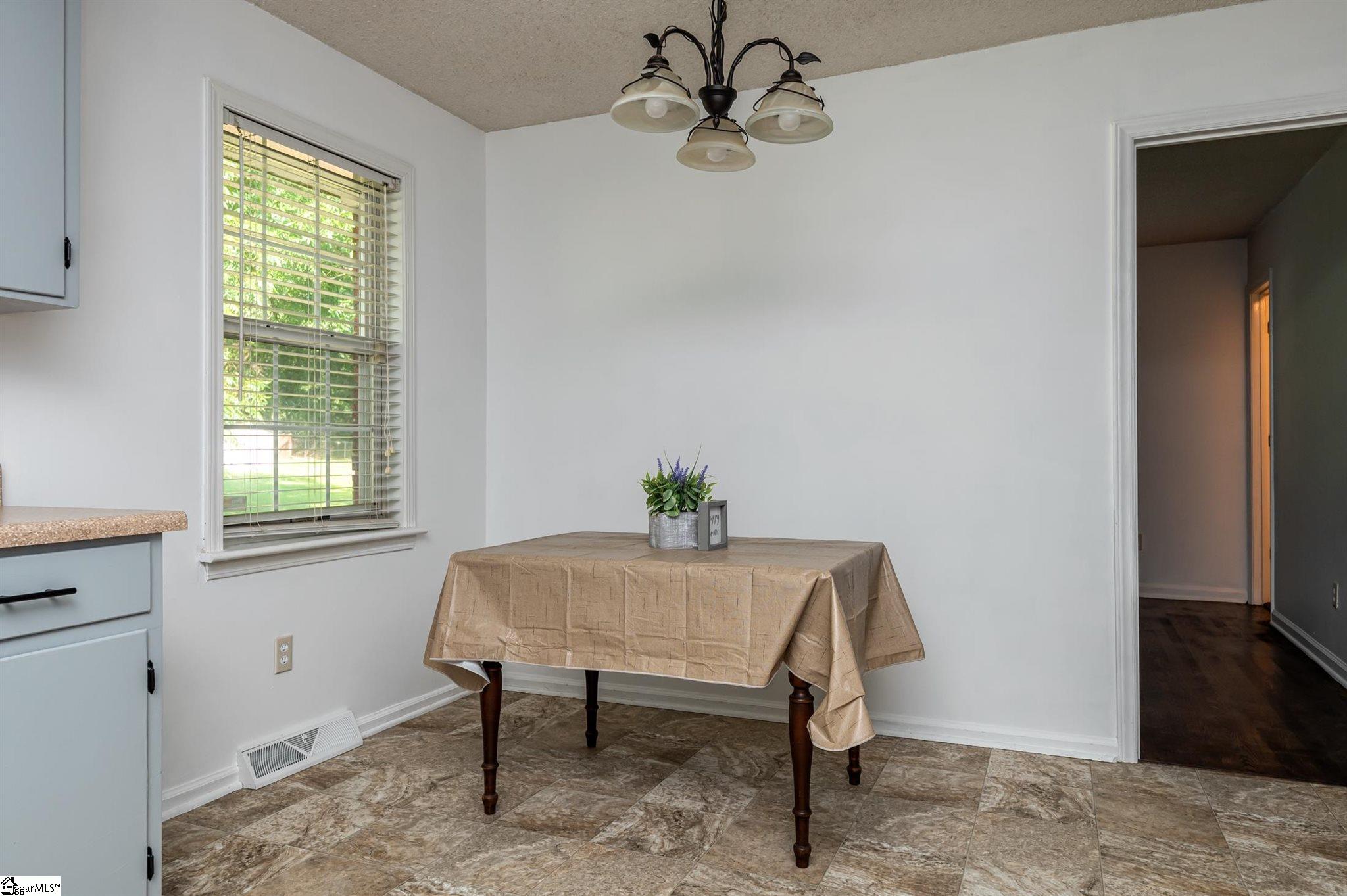 419 Fairview Road Laurens, SC 29360 - Photo 10 of 25 Gallery Image 10