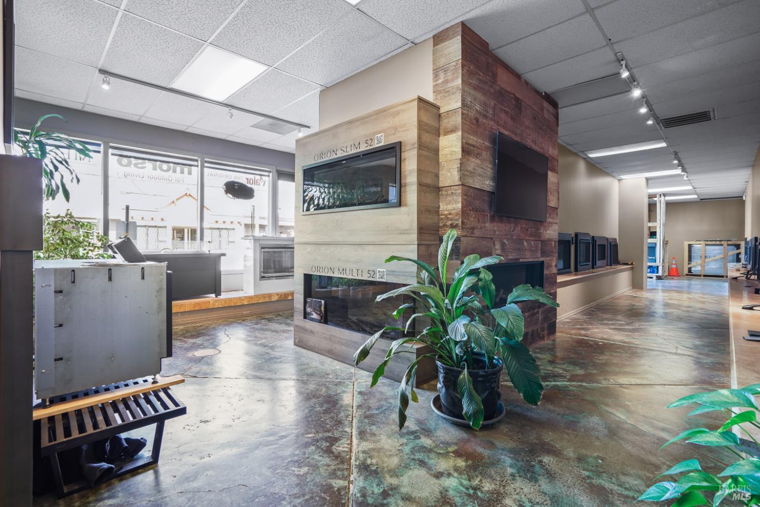 902-906 Lincoln Avenue San Rafael, CA 94901 - Photo 14 of 34 a lobby with furniture and potted plants