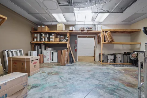 a view of livingroom with furniture