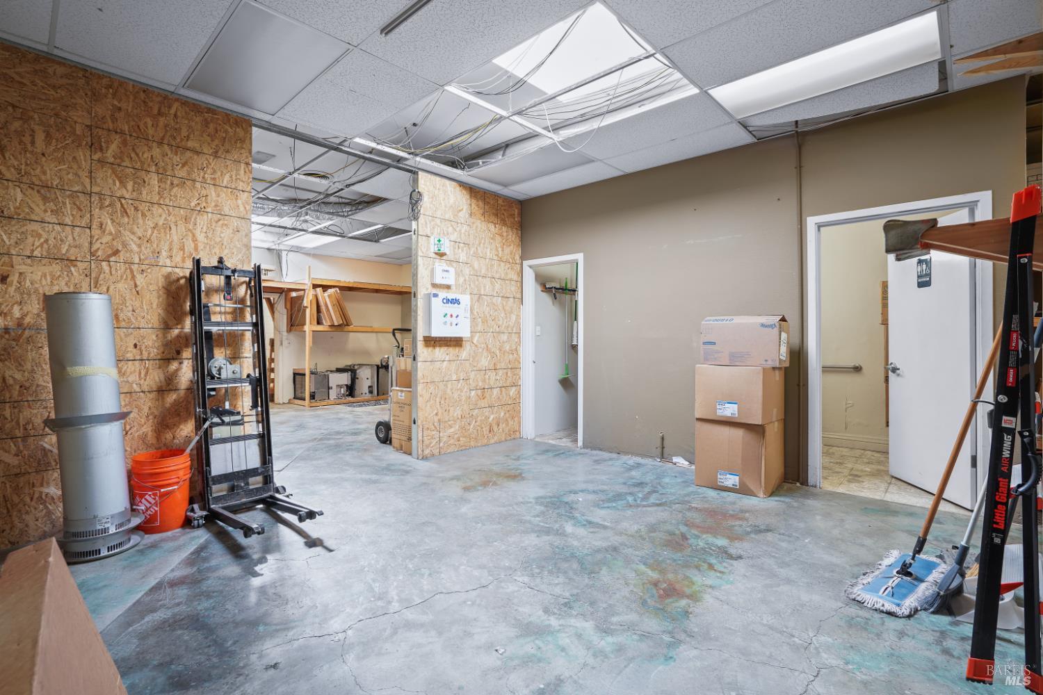 902-906 Lincoln Avenue San Rafael, CA 94901 - Photo 32 of 34 a view of a room with gym equipment