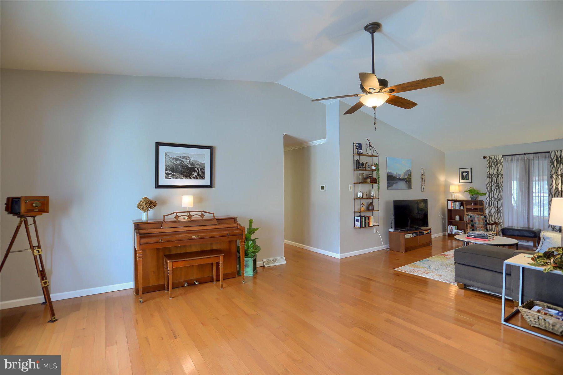 1089 York Road Dillsburg, PA 17019 - Photo 6 of 25