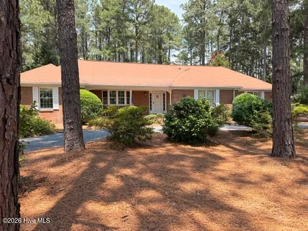 $550,000 | 33 Shadow Lane, Whispering Pines, NC 28327