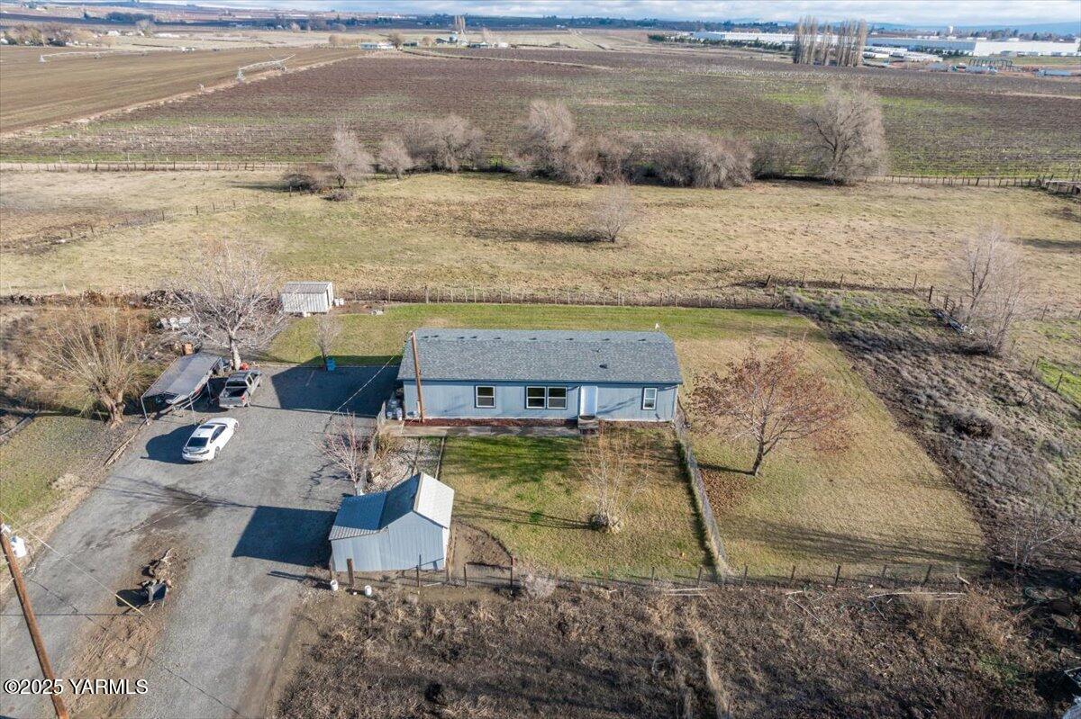 183 Puterbaugh Road Grandview, WA 98930 - Photo 28 of 36 a view of beach and ocean