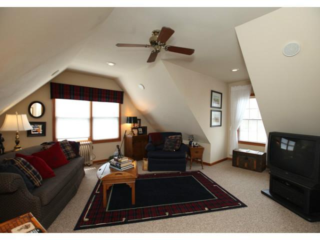 936 Riva Ridge Boulevard Columbus, OH 43230 - Photo 11 of 25
