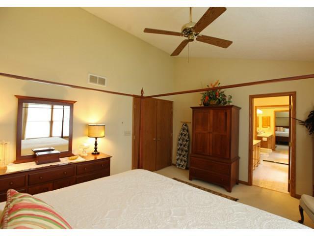 936 Riva Ridge Boulevard Columbus, OH 43230 - Photo 15 of 25