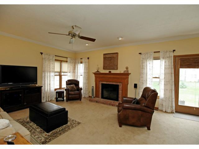 936 Riva Ridge Boulevard Columbus, OH 43230 - Photo 2 of 25