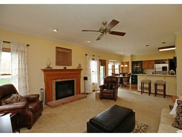 936 Riva Ridge Boulevard Columbus, OH 43230 - Photo 4 of 25