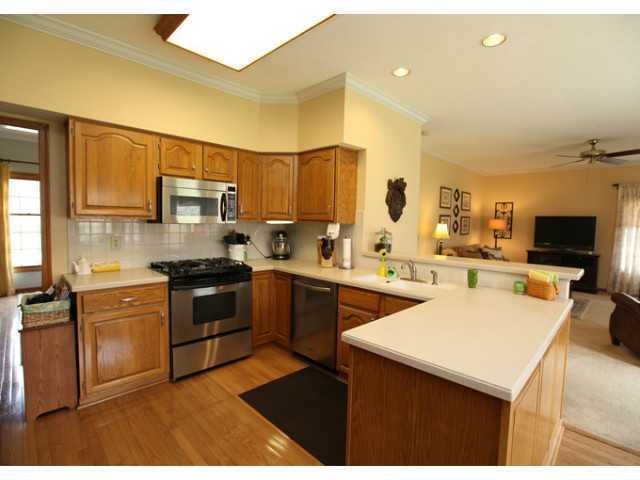 936 Riva Ridge Boulevard Columbus, OH 43230 - Photo 6 of 25