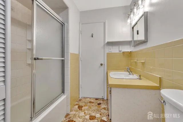 $3,700 | 118 Arlington Avenue, South Plainfield, NJ 07080