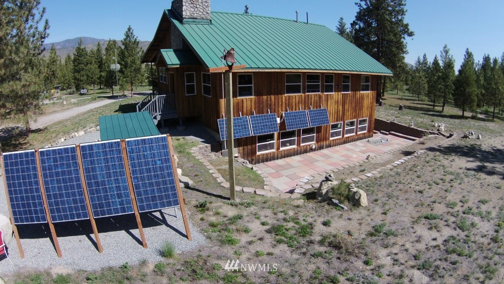 150 Thunder Road Chelan, WA 98816 - Photo 5 of 25 Gallery Image 5