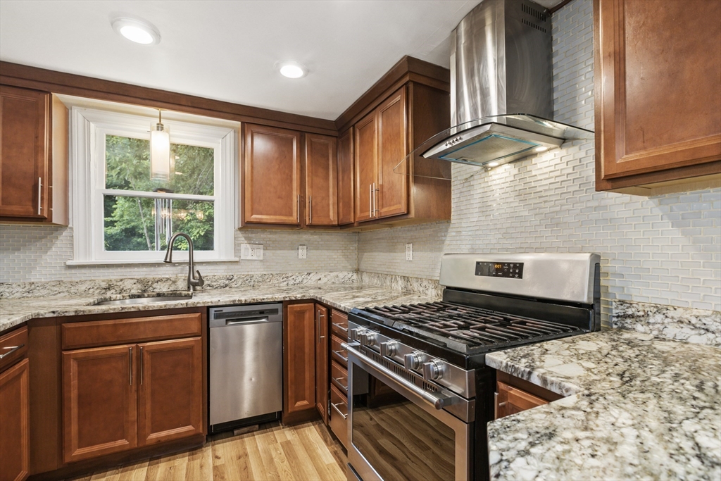 48 Conant Road Framingham, MA 01702 - Photo 13 of 37