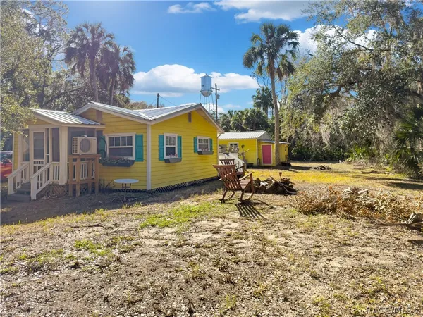 $269,000 | 21 52nd Street, Yankeetown, FL 34498