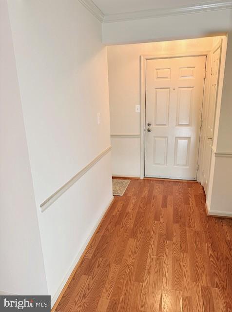 10714 Kings Riding Way, Unit 10121 Rockville, MD 20852 - Photo 3 of 24 Entrance foyer