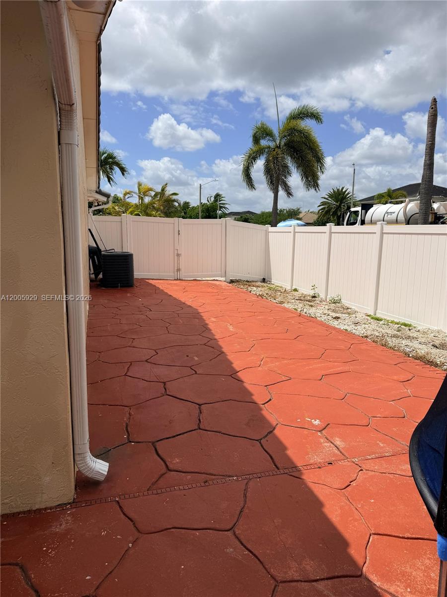14899 Southwest 176th Street Miami, FL 33187 - Photo 13 of 15